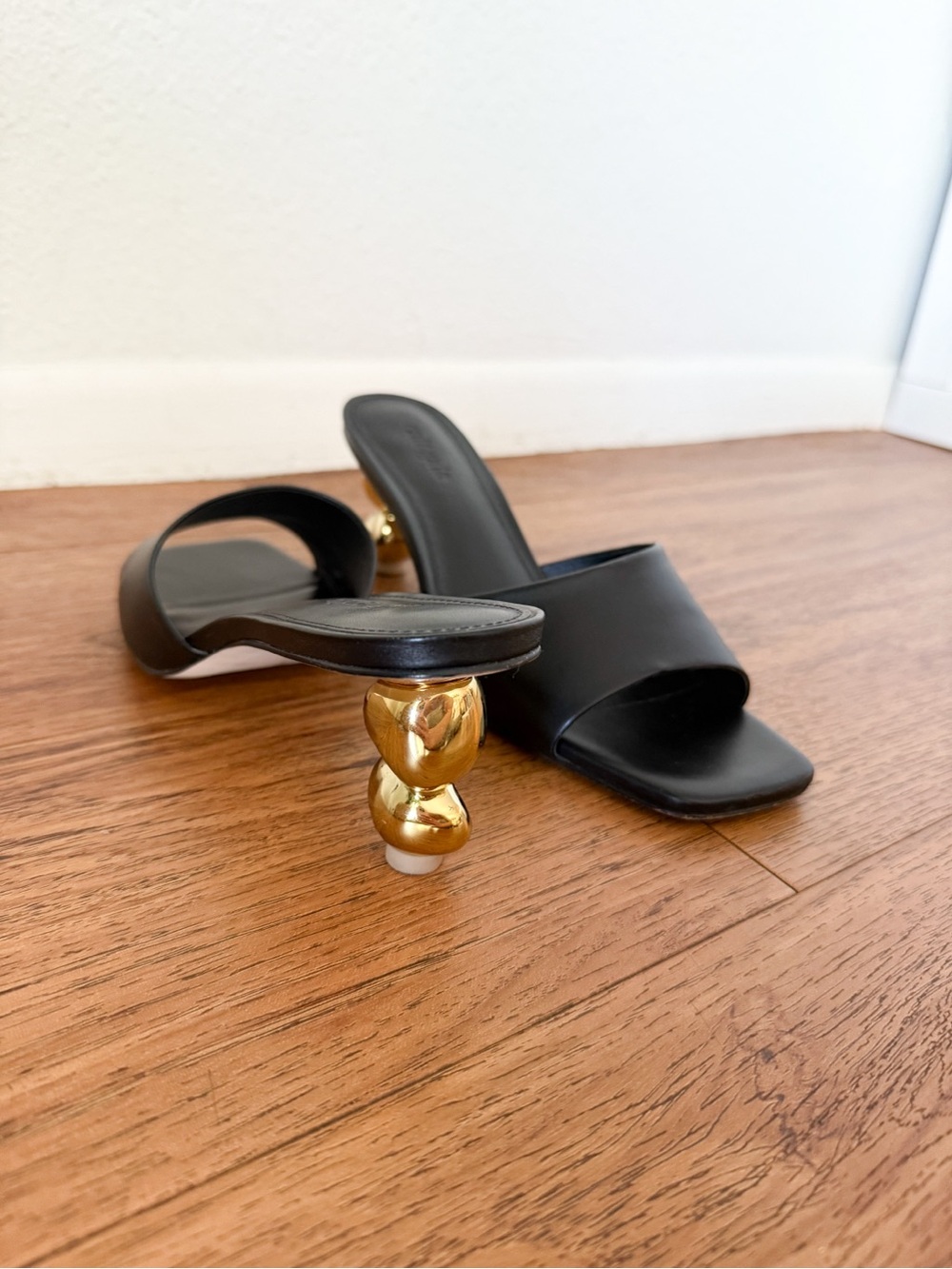 Cult Gaia Black Leather Mule Heels
US 8 / EU 38 Gold Sculptural Heel Sandals - Picture 2 of 9
